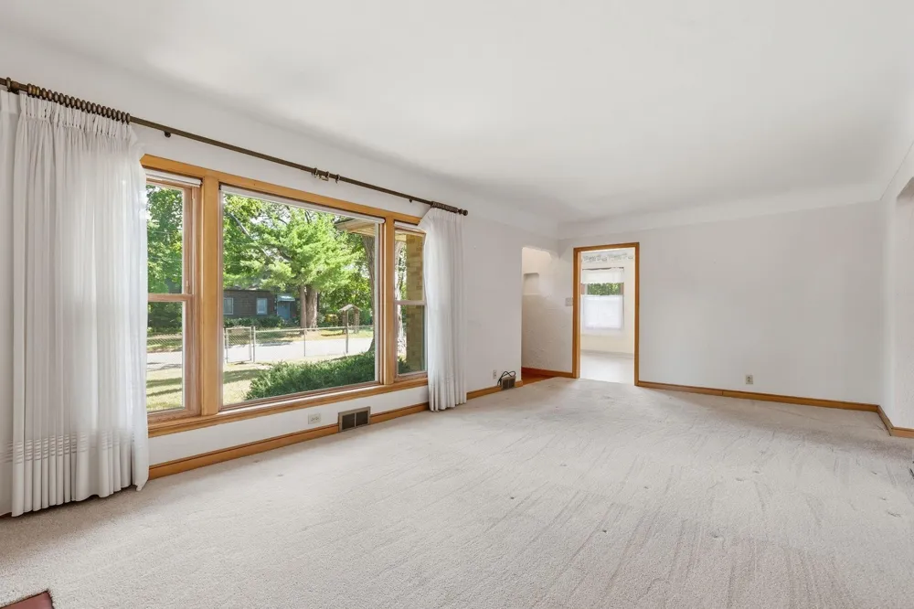 4725 Krech Avenue White Bear Lake, MN 55110