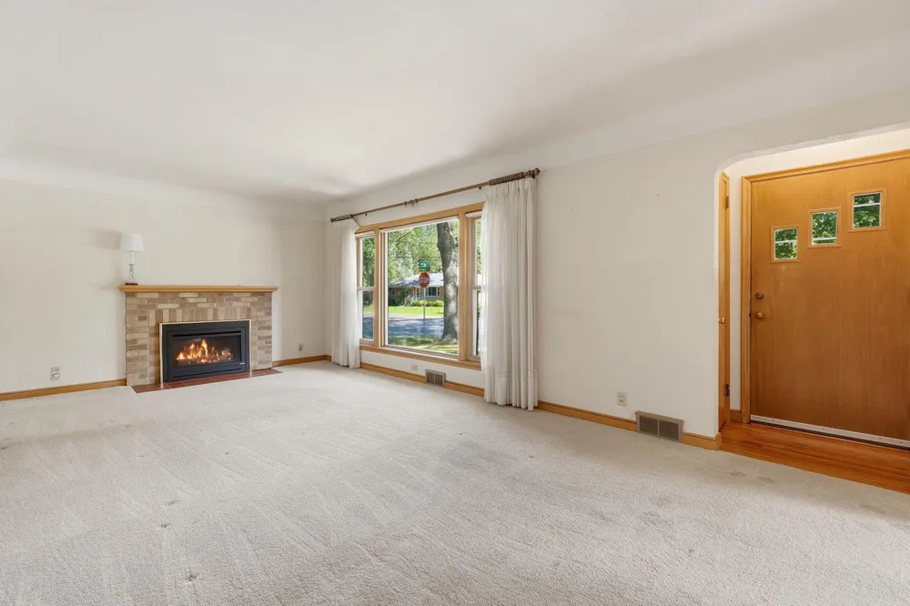 4725 Krech Avenue White Bear Lake, MN 55110