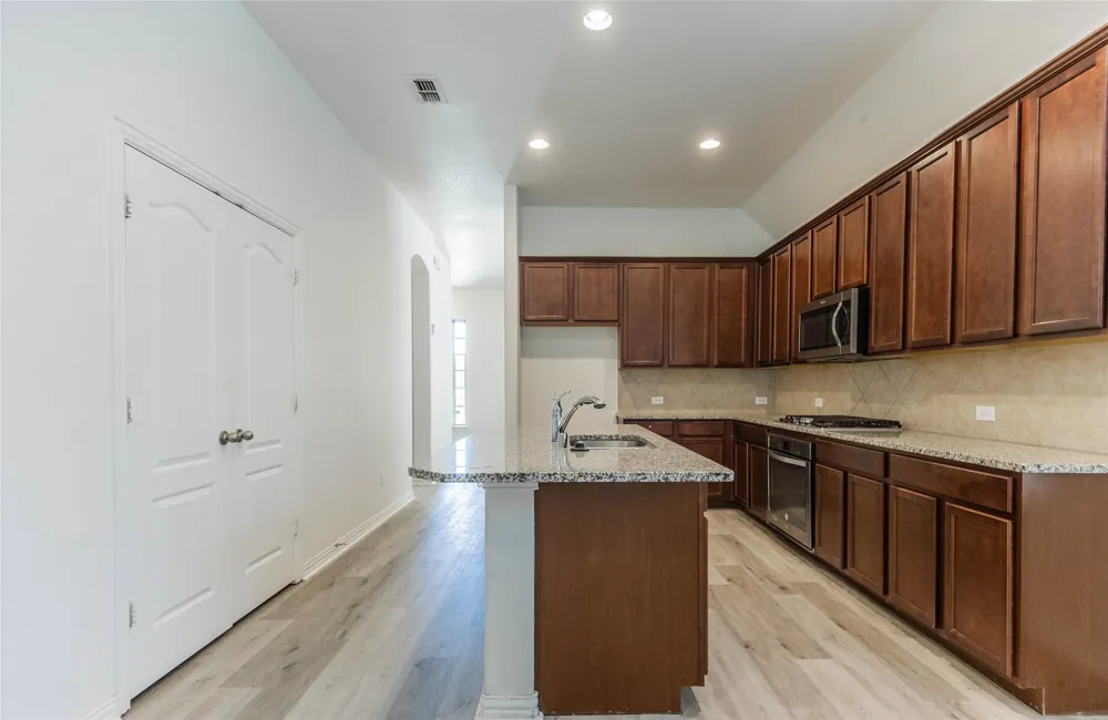 1404 Suttonview Drive McKinney, TX 75071