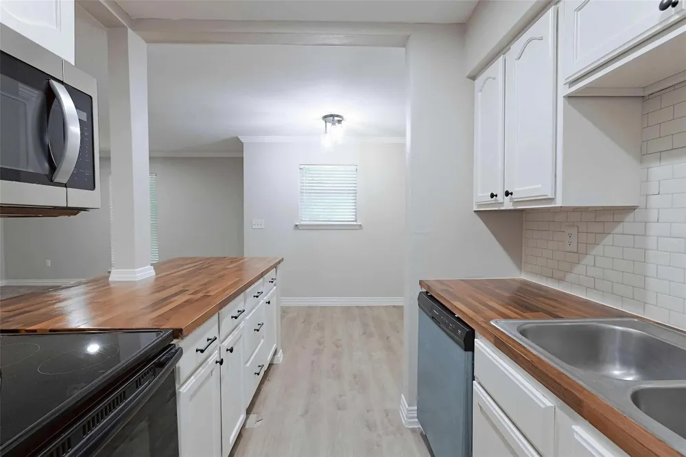 132 Oyster Creek Drive #14 Lake Jackson, TX 77566