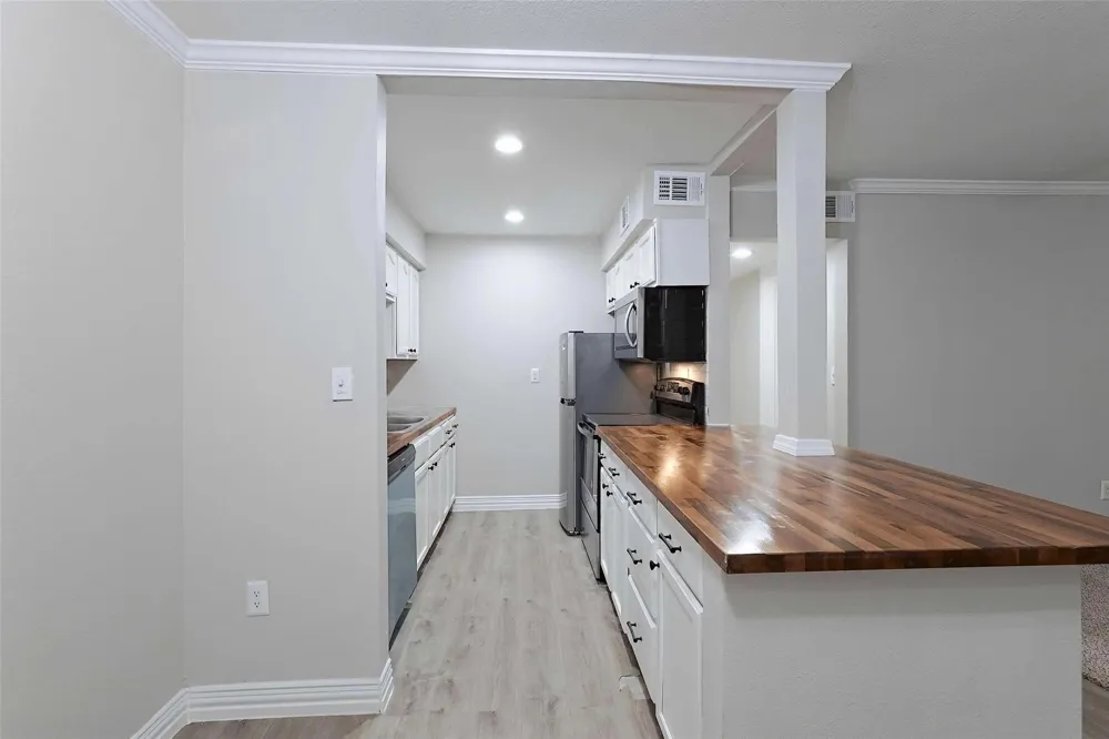 132 Oyster Creek Drive #14 Lake Jackson, TX 77566
