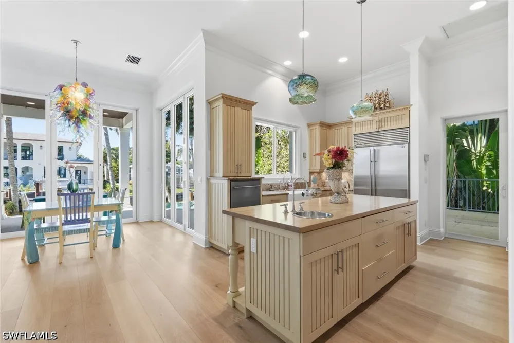 14th Ave S Naples, FL 34102