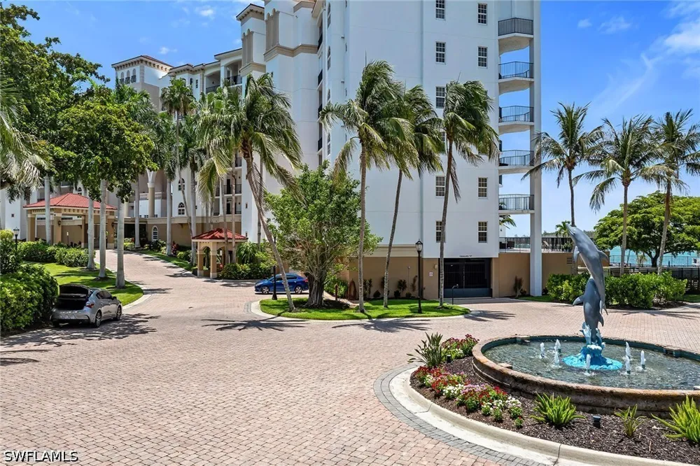 La Peninsula Boulevard #603 Naples, FL 34113