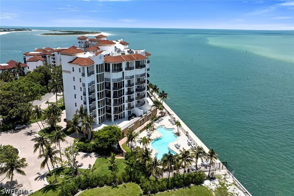 La Peninsula Boulevard #603 Naples, FL 34113