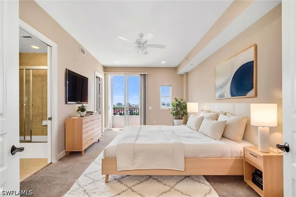 La Peninsula Boulevard #603 Naples, FL 34113