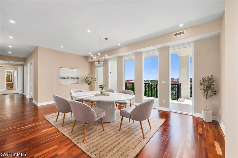 La Peninsula Boulevard #603 Naples, FL 34113