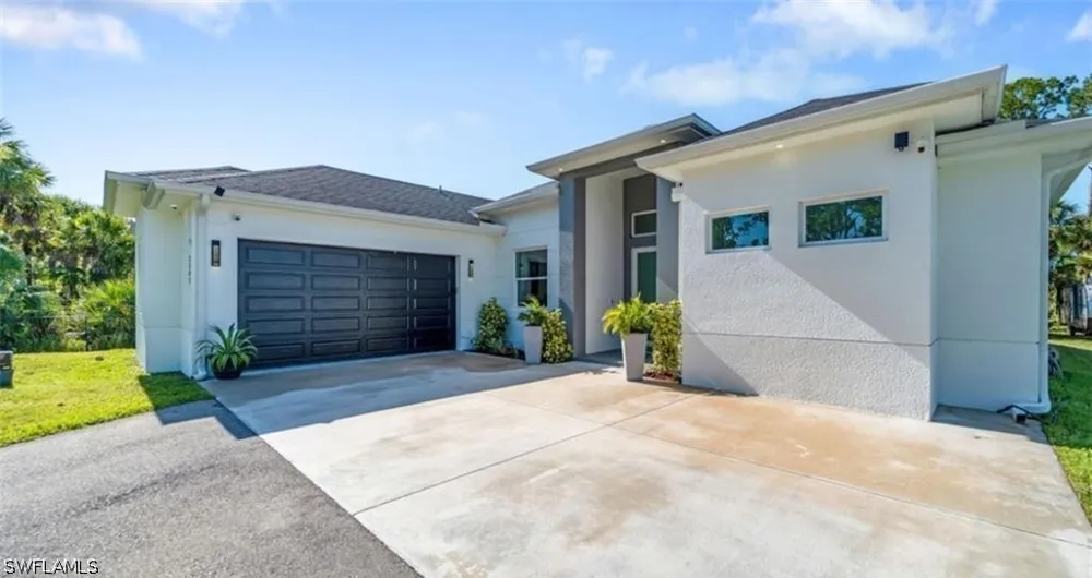 40th Avenue SE Naples, FL 34117