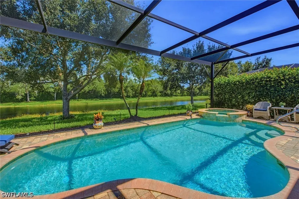 Aviamar Circle Naples, FL 34114