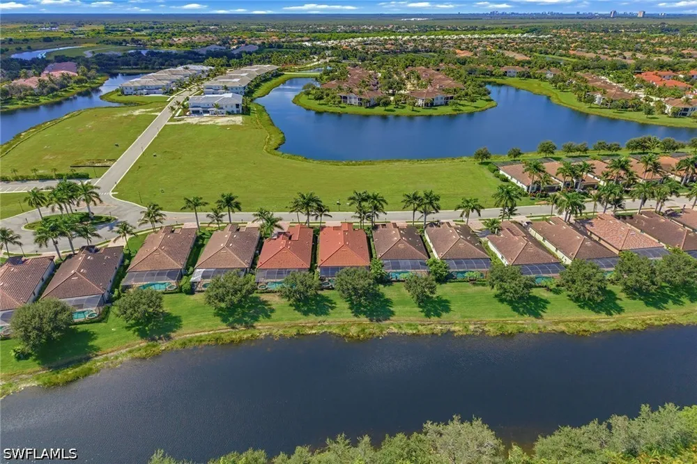 Aviamar Circle Naples, FL 34114