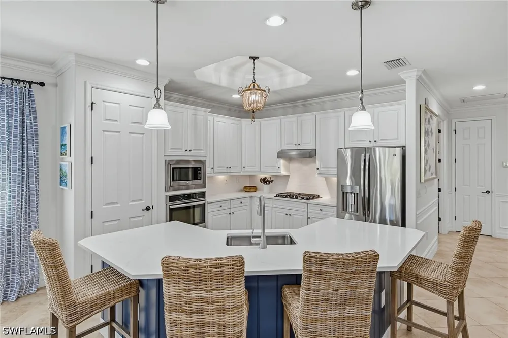 Aviamar Circle Naples, FL 34114