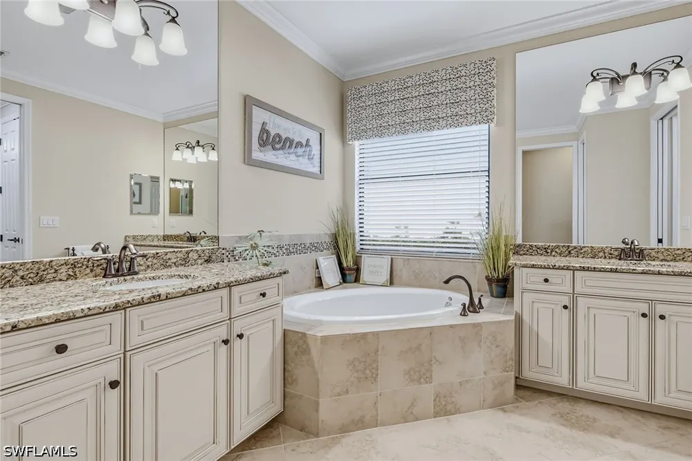 Aviamar Circle Naples, FL 34114