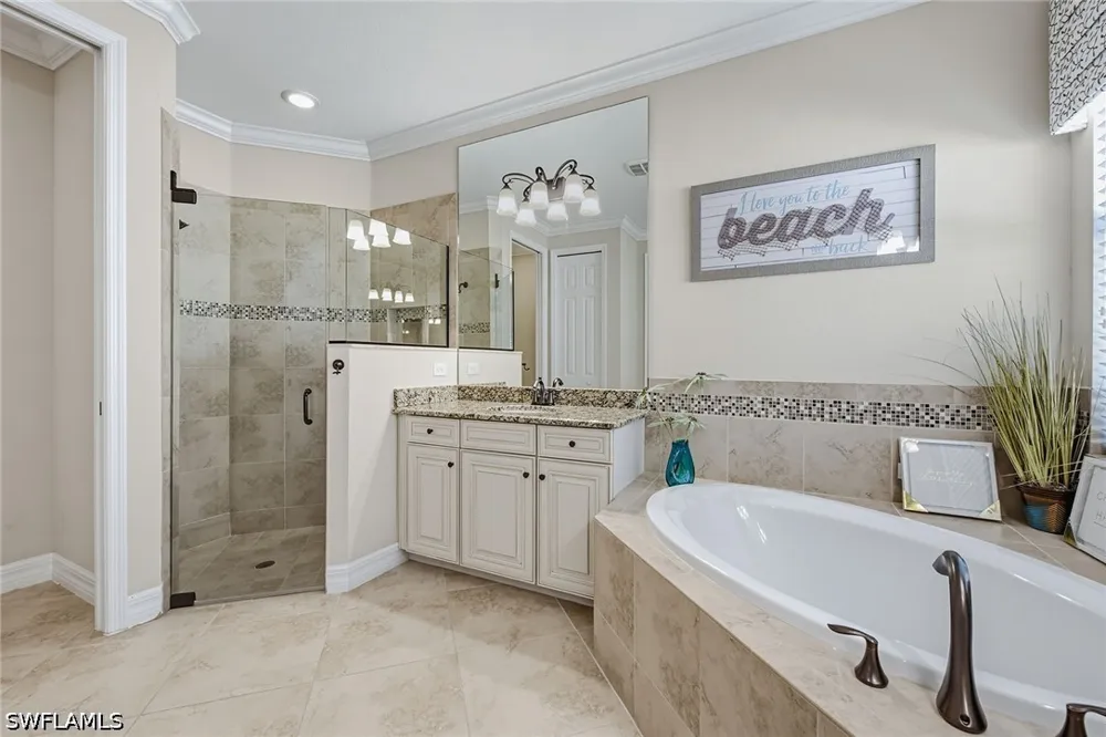 Aviamar Circle Naples, FL 34114