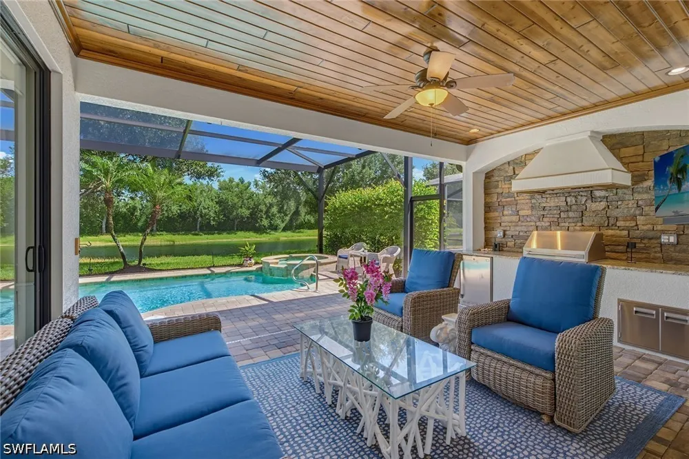 Aviamar Circle Naples, FL 34114