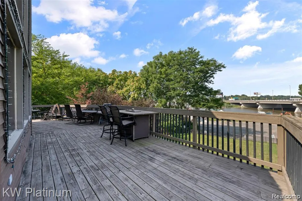 1907 Riverside Drive Port Huron City, MI 48060