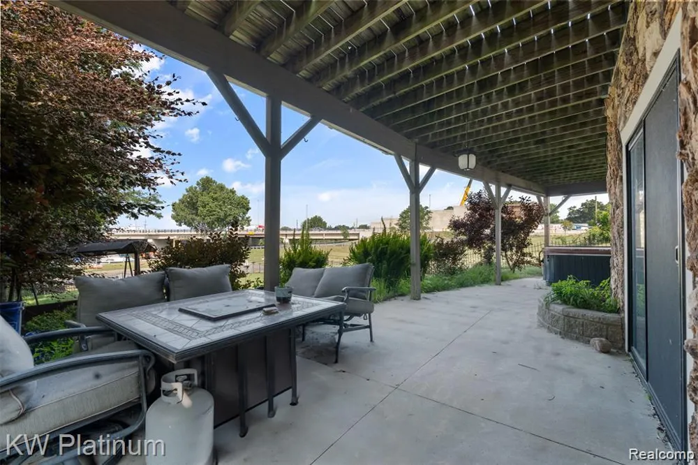 1907 Riverside Drive Port Huron City, MI 48060