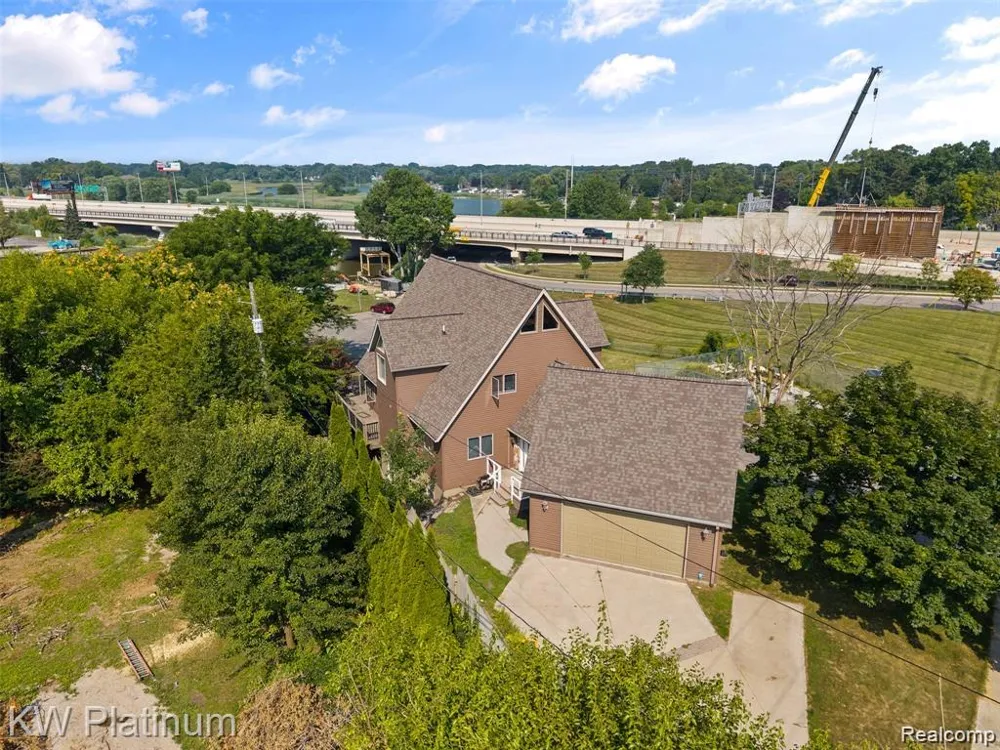 1907 Riverside Drive Port Huron City, MI 48060