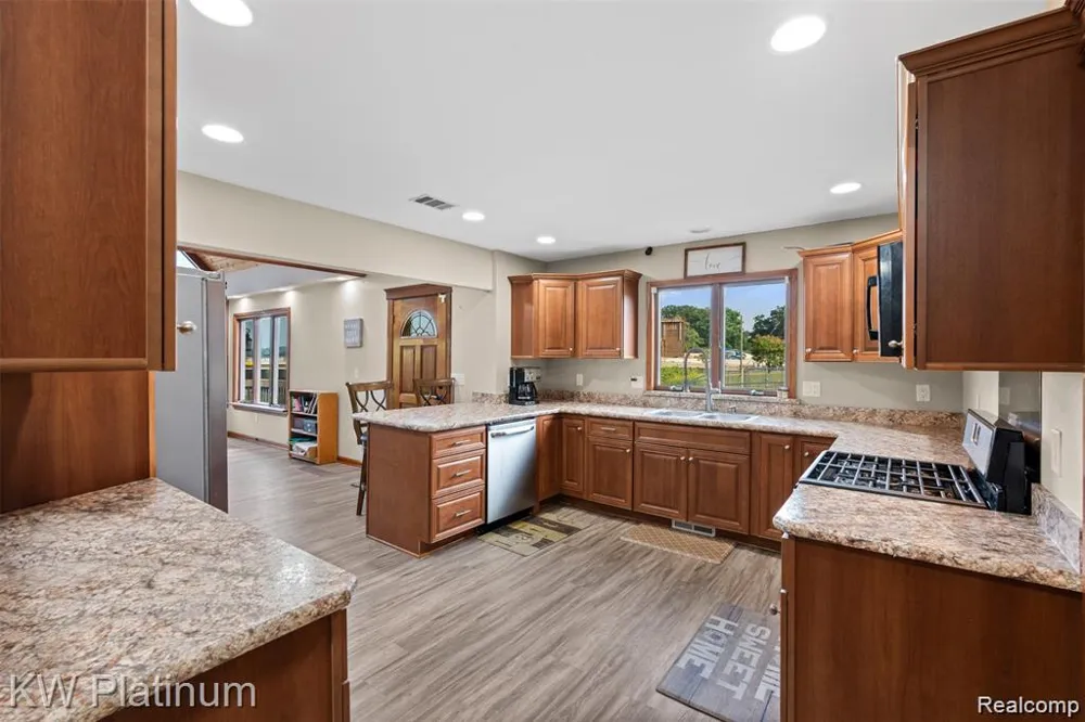 1907 Riverside Drive Port Huron City, MI 48060
