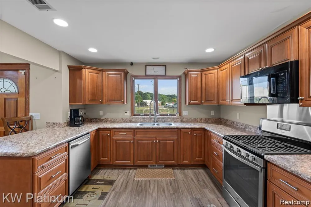 1907 Riverside Drive Port Huron City, MI 48060