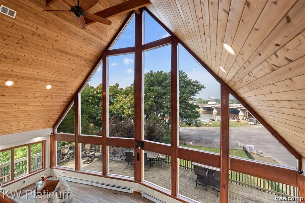 1907 Riverside Drive Port Huron City, MI 48060