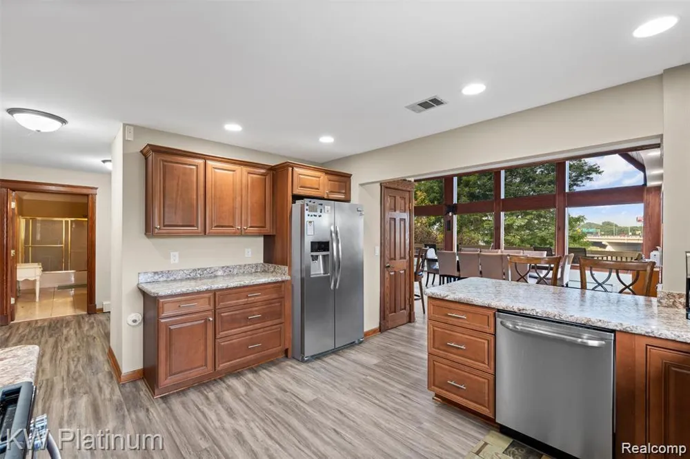 1907 Riverside Drive Port Huron City, MI 48060