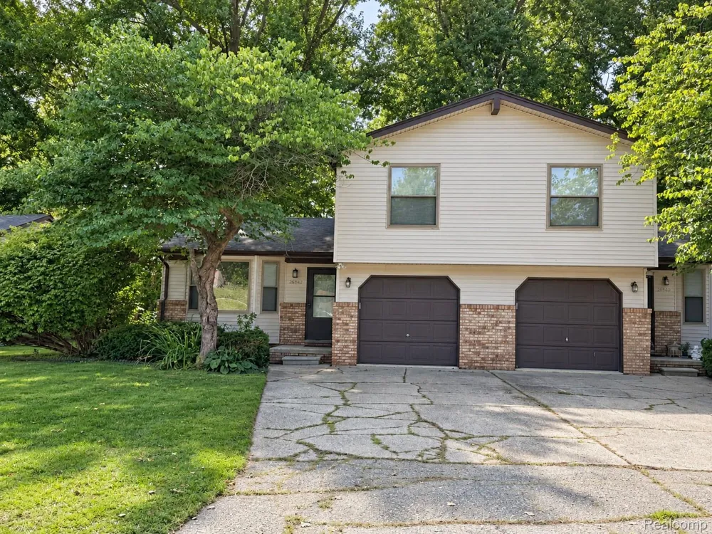 26926 Campau Lane Harrison Charter Township, MI 48045