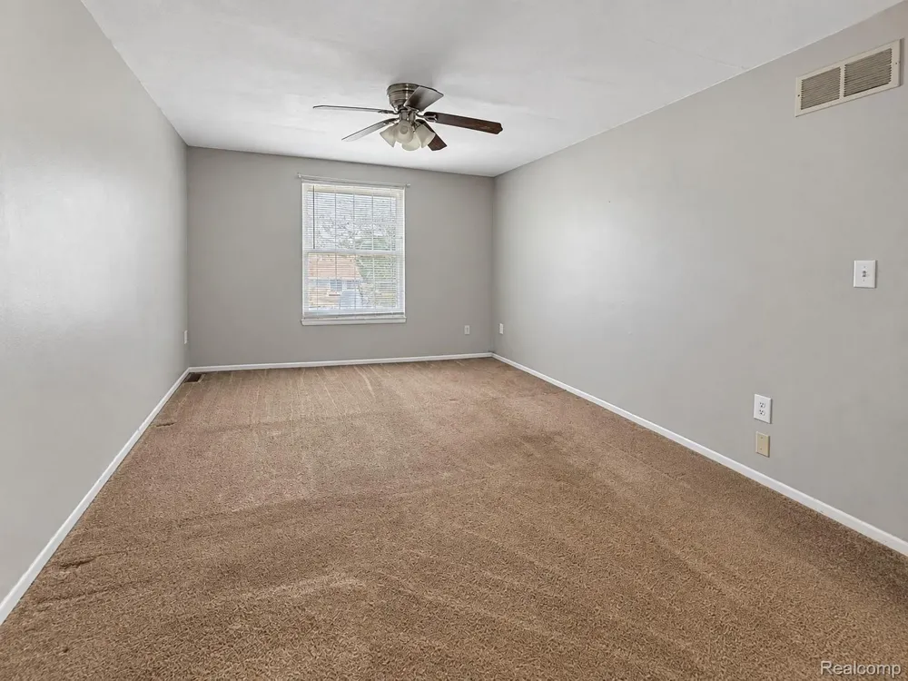 26926 Campau Lane Harrison Charter Township, MI 48045