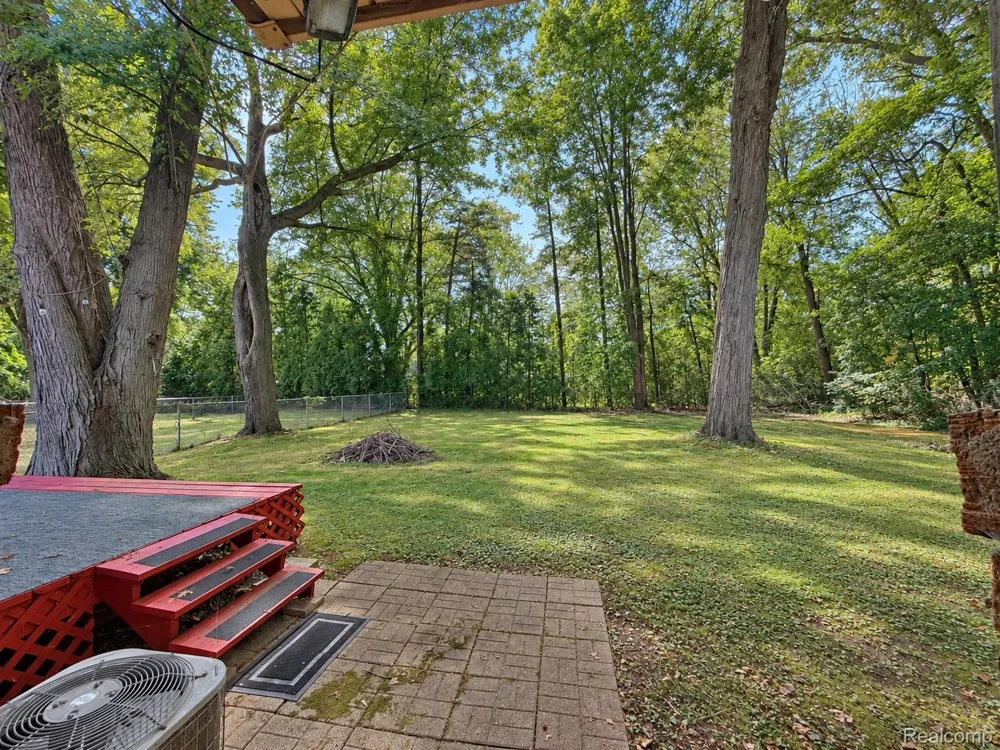 26926 Campau Lane Harrison Charter Township, MI 48045