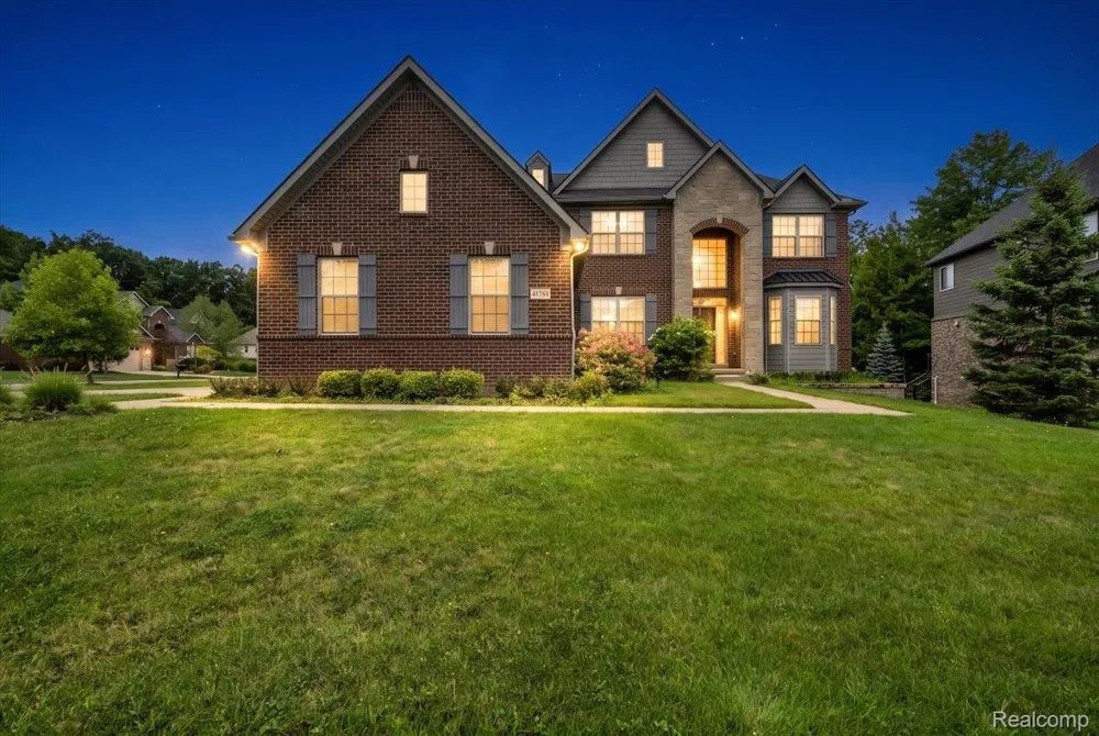 41761 Steinbeck Glen Novi City, MI 48377