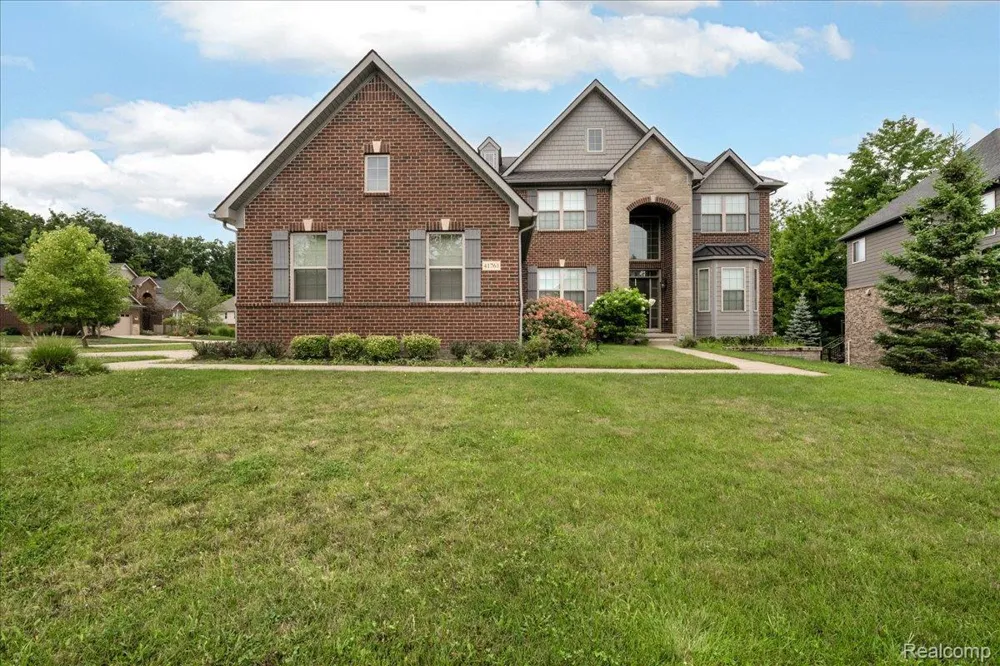 41761 Steinbeck Glen Novi City, MI 48377