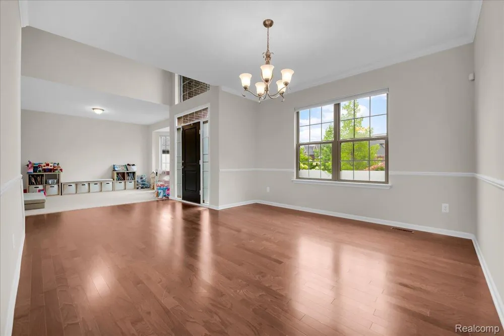 41761 Steinbeck Glen Novi City, MI 48377