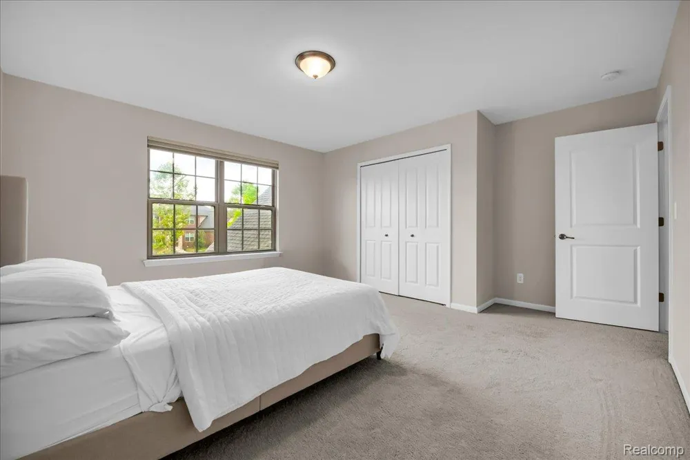 41761 Steinbeck Glen Novi City, MI 48377