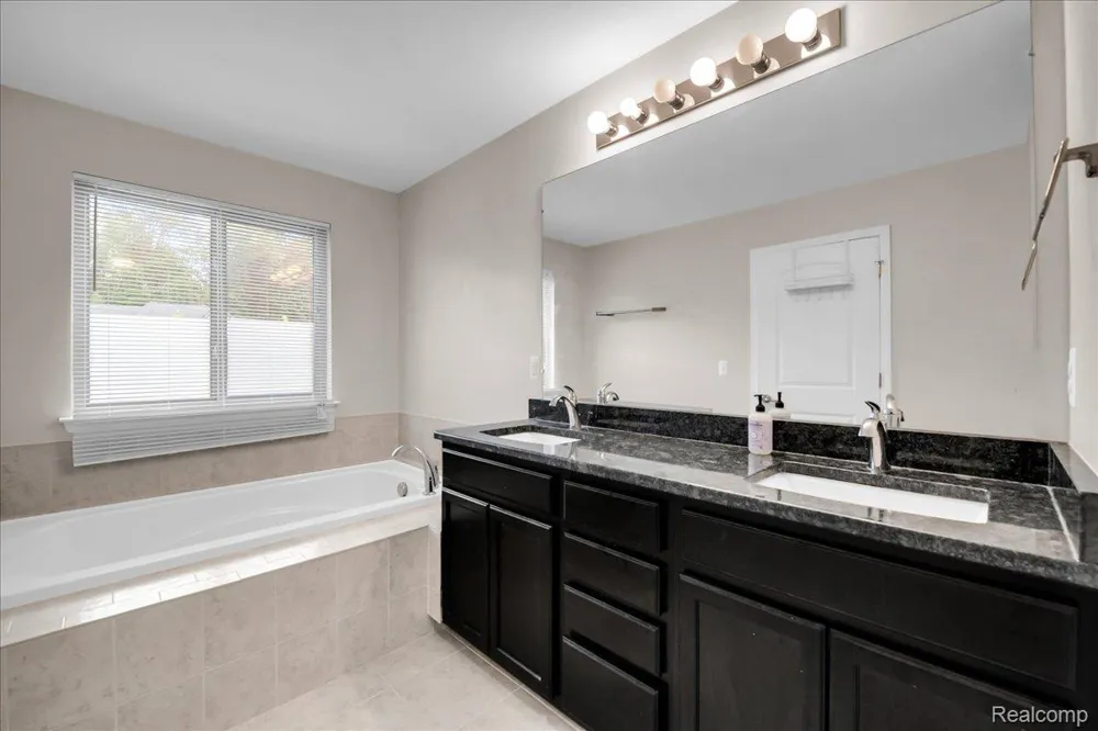 41761 Steinbeck Glen Novi City, MI 48377