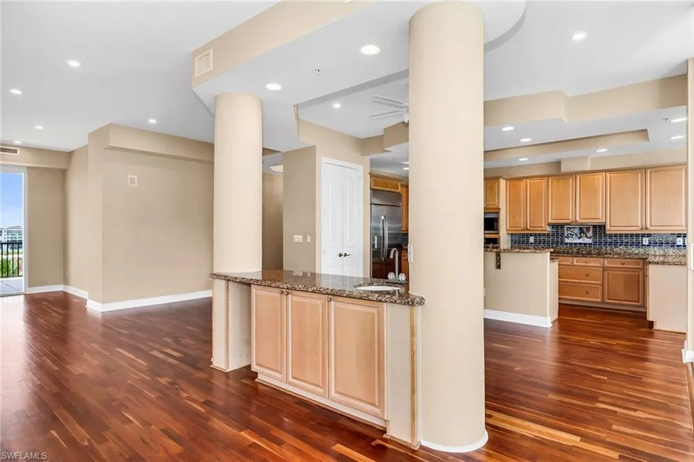 700 La Peninsula Boulevard #603 Naples, FL 34113