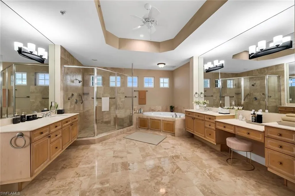 700 La Peninsula Boulevard #603 Naples, FL 34113