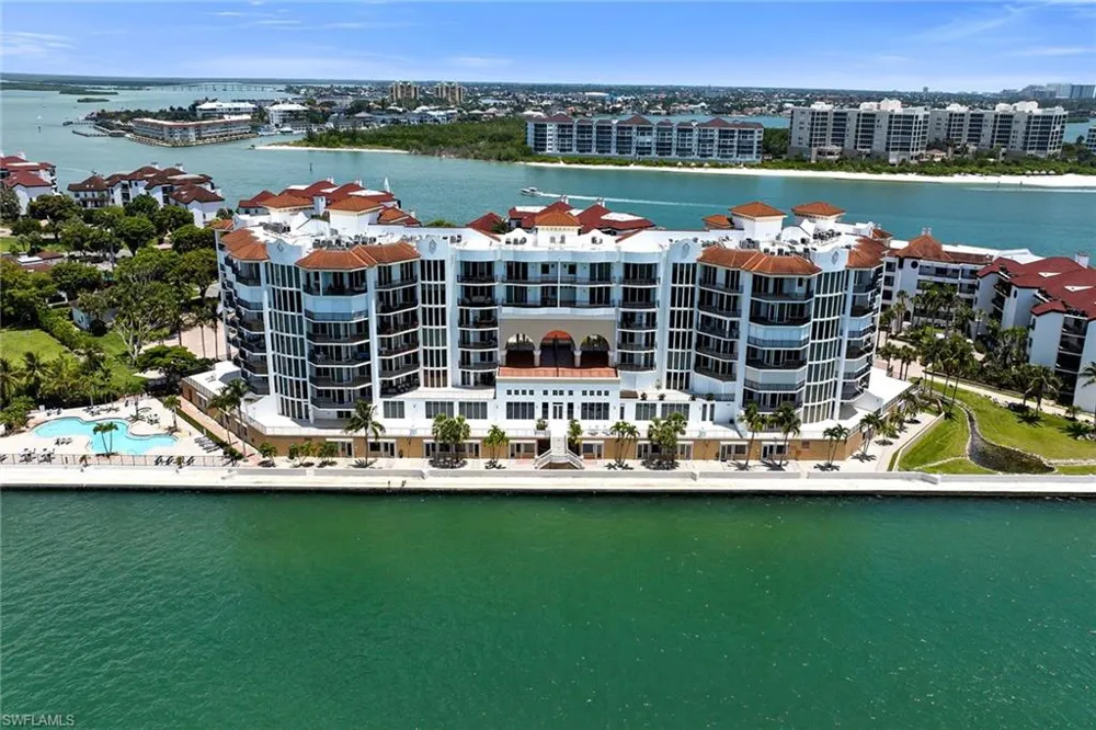 700 La Peninsula Boulevard #603 Naples, FL 34113