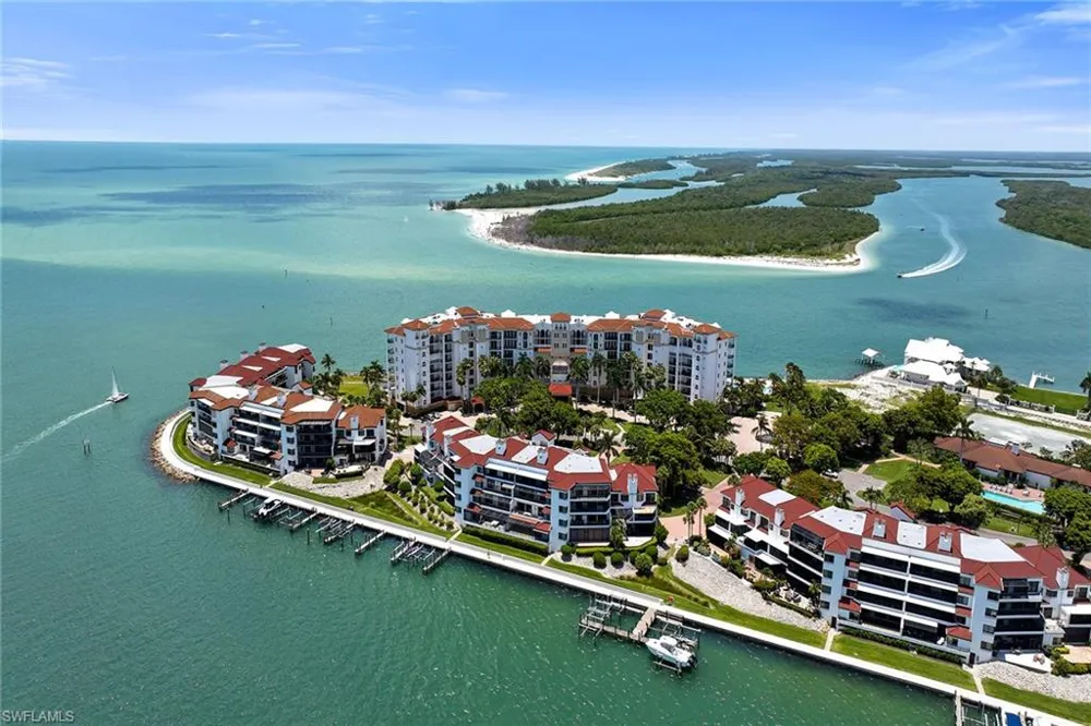 700 La Peninsula Boulevard #603 Naples, FL 34113