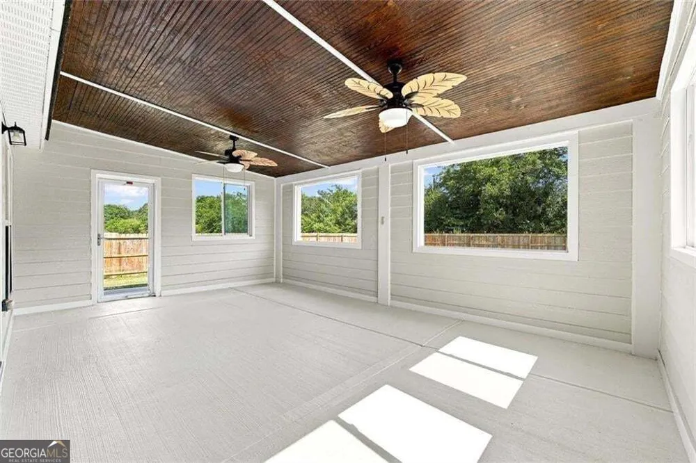 156 Brookland CT Winder, GA 30680