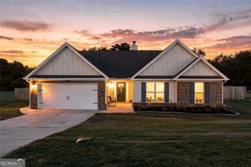 156 Brookland CT Winder, GA 30680