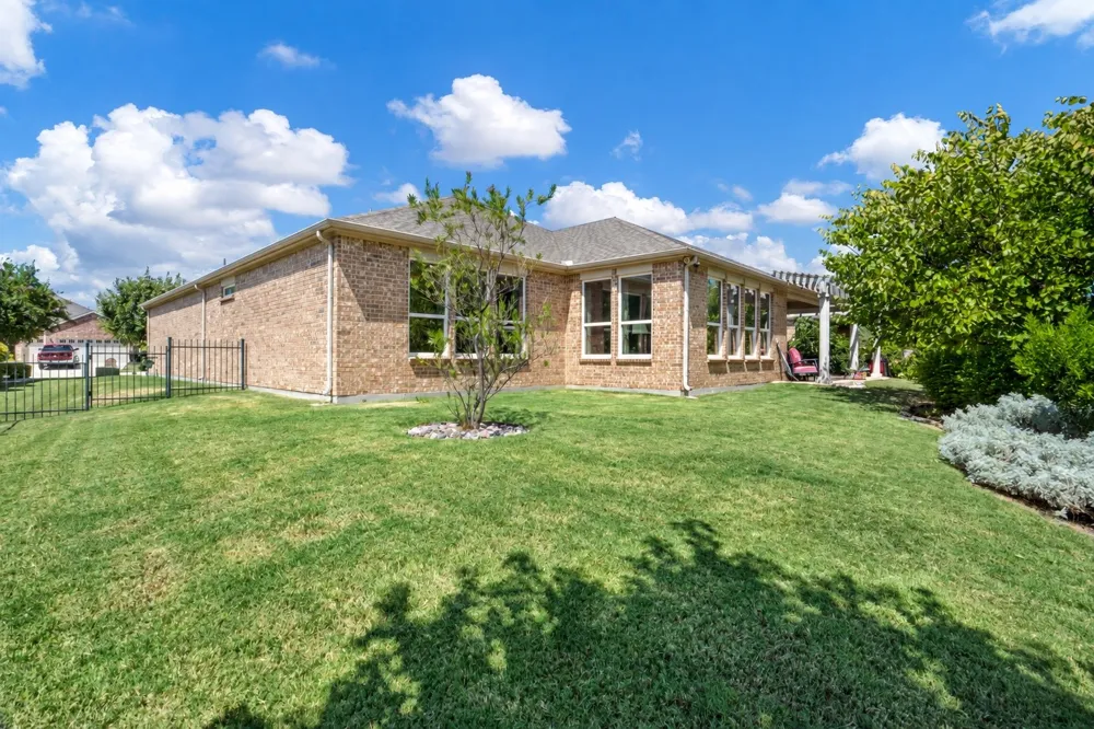 7158 Bluff Point Frisco, TX 75036