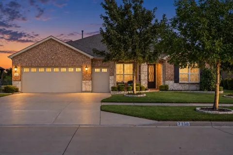 7158 Bluff Point