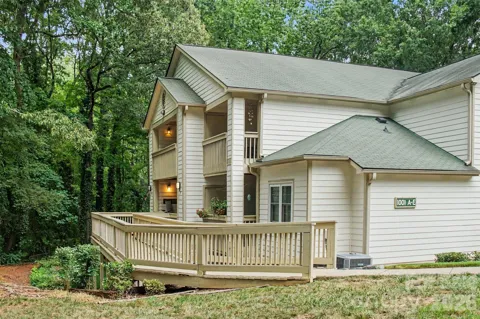 1001 Churchill Downs Court #E
