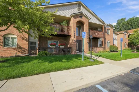 9634 Sawgrass Court #7