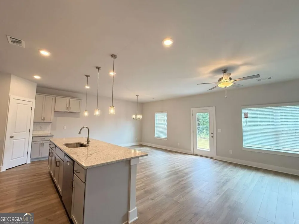 93 Maple Trail Dawsonville, GA 30534