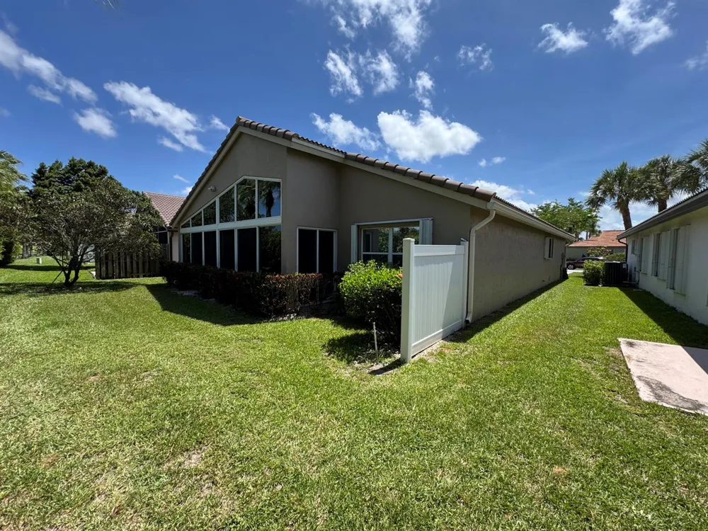 6693 SUN RIVER ROAD Boynton Beach, FL 33437