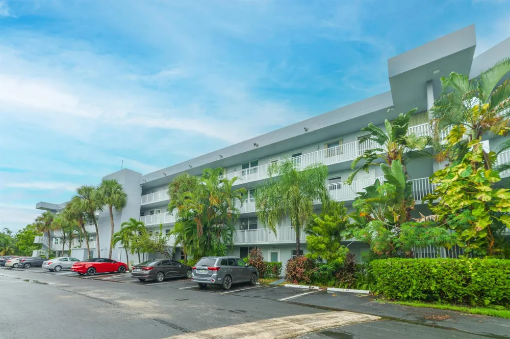 101 ROYAL PARK DRIVE #1C Oakland Park, FL 33309