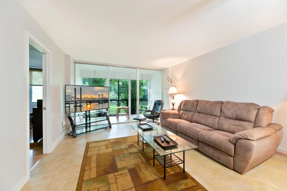 101 ROYAL PARK DRIVE #1C Oakland Park, FL 33309