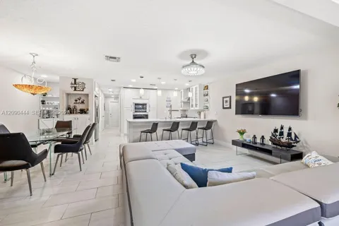 4949 Highway A1a #112