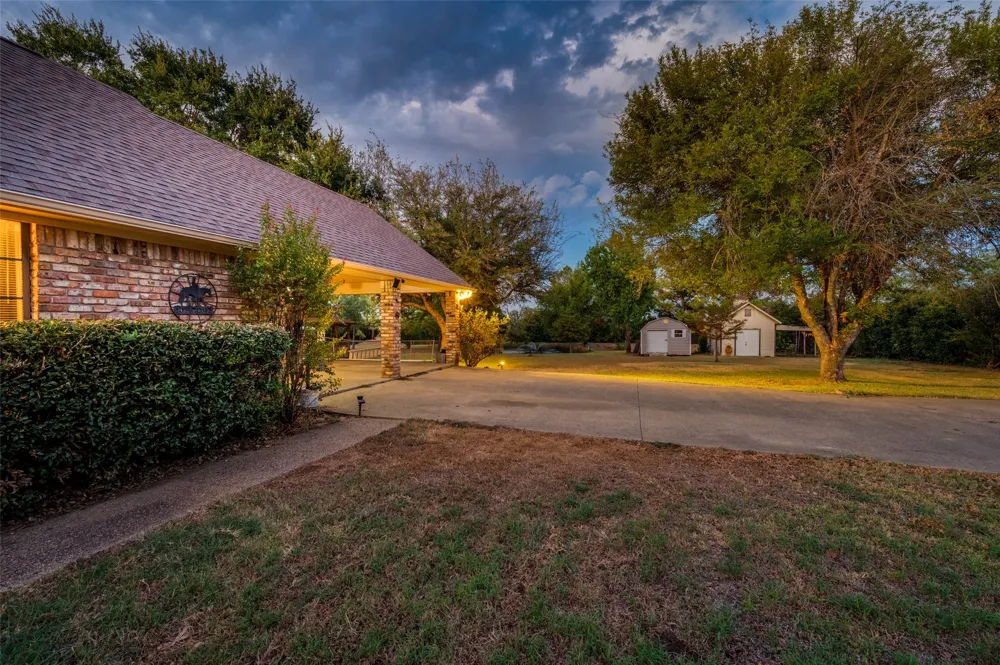 611 Combine Road Seagoville, TX 75159