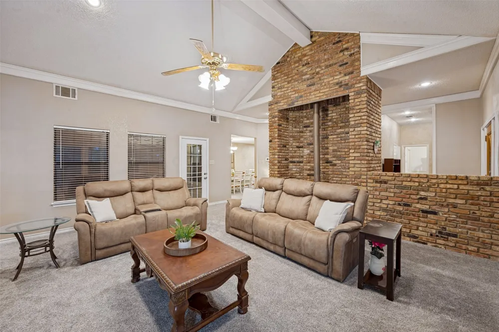 611 Combine Road Seagoville, TX 75159