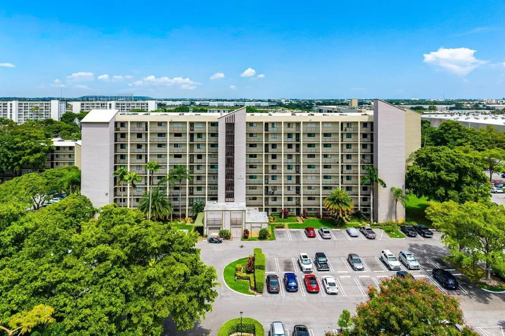 2205 S CYPRESS BEND DRIVE #103 Pompano Beach, FL 33069
